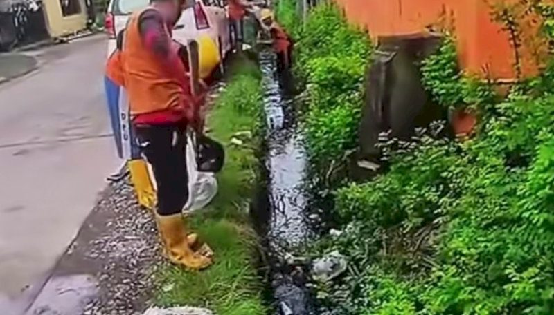 Respons Aduan Warga, Dinas PU Makassar Normalisasi Drainase di Tamalate 3 Respons Aduan Warga, Dinas PU Makassar Normalisasi Drainase di Tamalate 3